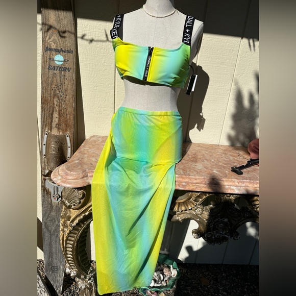 3PC set Kendall + Kylie. Brand straps Bikini with Mesh coverup Swimsuit set - Picture 5 of 8